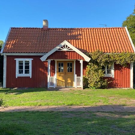 Bo I Egen Stuga Pa Haerlig Oelandsgard Köpingsvik Exterior foto