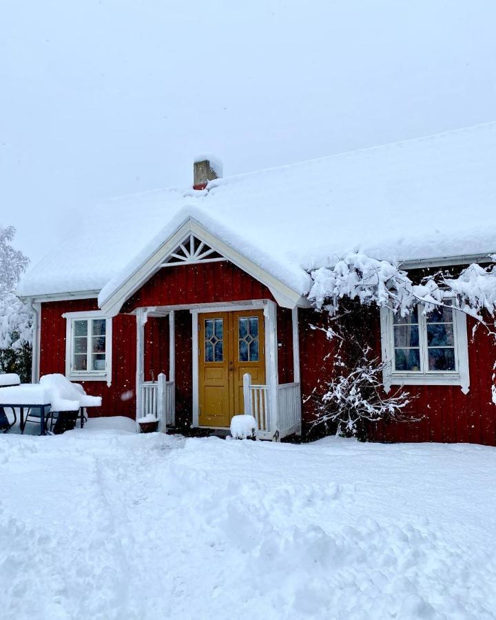 Bo I Egen Stuga Pa Haerlig Oelandsgard Köpingsvik Exterior foto